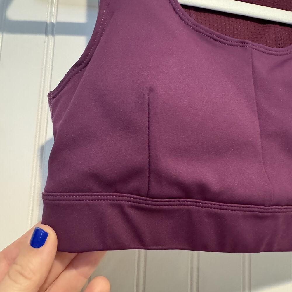 Oiselle Purple Flyout Sports Bra Size 6 - Picture 2 of 4